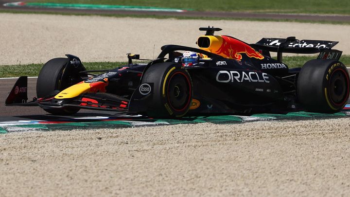Verstappen v Imole vyzrál na McLaren, pomohly mu strategie i štěstí; Zdroj foto: Reuters
