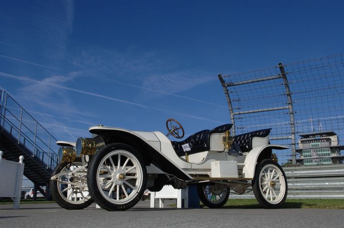 Indy 500 1911: pace car Stoddard Dayton v roce 2006