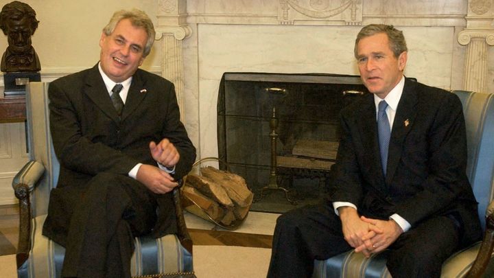 Překvapený Bush, Lou Reed i večeře s Jágrem. Kteří čeští politici navštívili Bílý dům