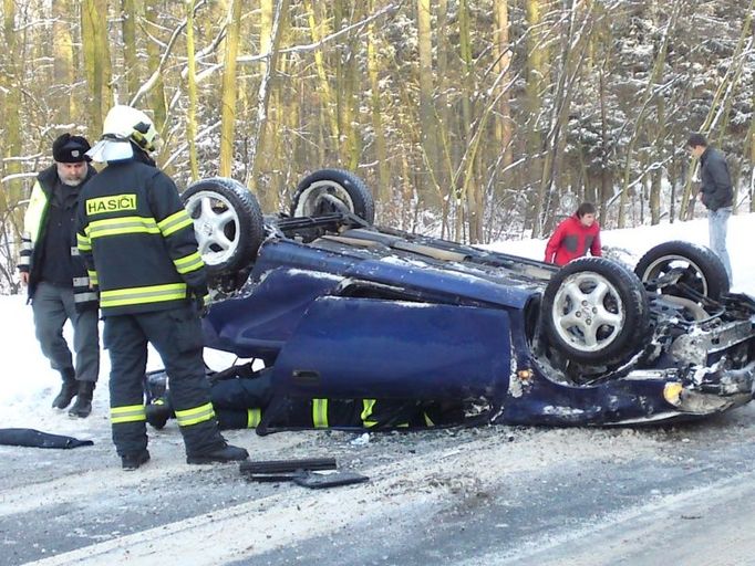 Nehoda se stala 16. prosince ve 13 hodin v pardubické městské části Na Hůrkách