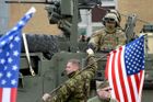 Američané přijeli podpořit spojence z NATO. Stovky vojáků dorazily do Polska