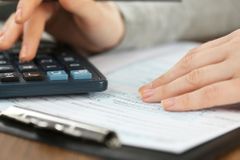 Jak odevzdat daně online: Naskenovat papír nestačí, varuje finanční správa