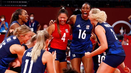 Volejbalistky USA v semifinále olympijského turnaje v Tokiu hladce přejely Srbky 3:0 na sety.