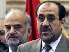 Pro nového premiéra Núrího Malikího (vpravo) je smrt Zarkávího dobrým startem.
