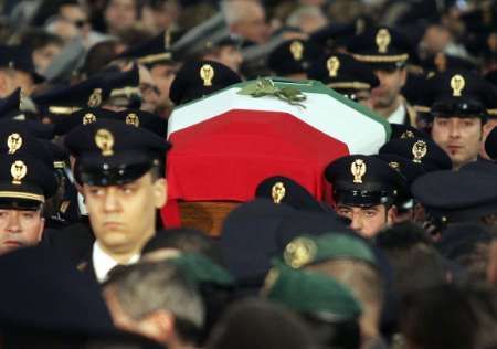 Pohřeb zabitého policisty