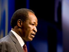 Burkinafaský prezident a předseda Komise Ekonomické komunity západoafrických států (ECOWAS) Blaise Compaoré