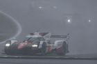 Toyota prolomila prokletí z Le Mans až doma. Bohové hory Fudži seslali mlhu, která se dala krájet