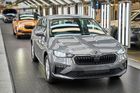 Škoda Auto už vyrábí vylepšenou Scalu i Kamiq. Slibují lepší bezpečnost