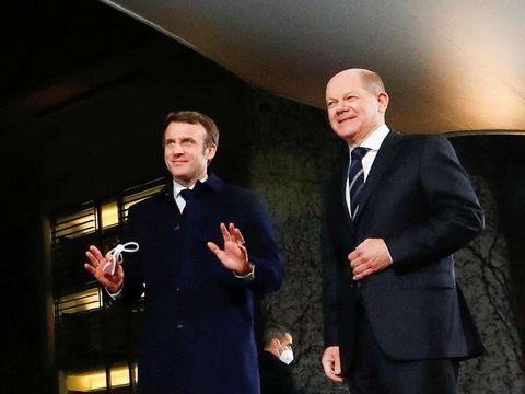 Macron vede kritiku Putinova Ruska. Naopak Němci jsou téměř neviditelní