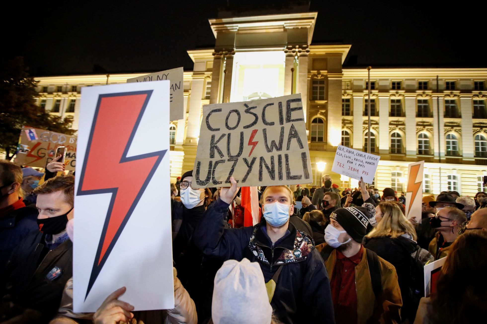 Demonstrace v Polsku kvůli potratům