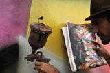 Graffiti umělec Eduardo Kobra se na svou rozsáhlou malbu připravil po mnoha stránkách. Měl nejen podrobně připravenou předlohu...