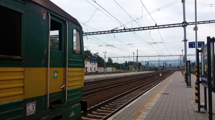 Vlak, který jel bez strojvedoucího, měl porouchané brzdy. Trestný čin muž nespáchal