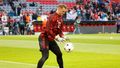 Liga mistrů 2022/23, Bayern - Plzeň: Manuel Neuer při rozcvičce