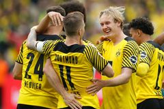 Dortmund zvítězil i bez Haalanda, Kadeřábek musel skousnout porážku ve Stuttgartu