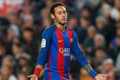 Neymarovi stále hrozí dva roky vězení. Španělské soudy zamítly další odvolání
