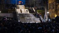 Sjezdovku ze 40 kubíků technického sněhu si tu udělali freestyle snowboardisté v rámci akce Red Bull Full Moon.