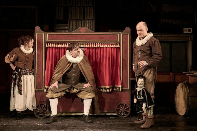 Magdalena Ziimová, Pavel Tesař a Tomáš Turek v inscenaci Golem.