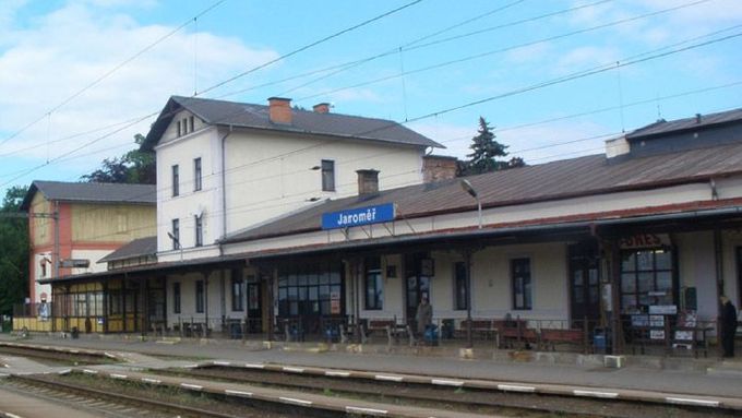 Vlakové nádraží v Jaroměři.