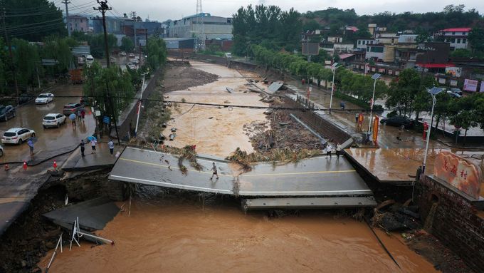 Záplavy v čínské provincii Che-nan.
