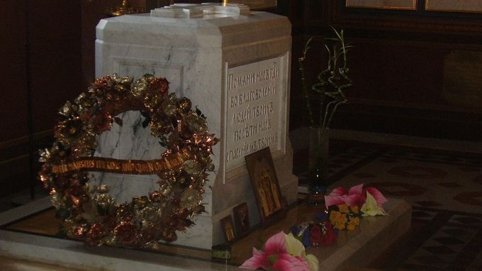 Hrobka posledního cara Mikuláše II, který byl v roce 1918 zavražděn i s celou svojí rodinou.