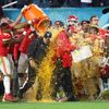 Hráči a trenér Andy Reid slaví triumf Kansas City Chiefs ve finále Super Bowlu LIV (2020)