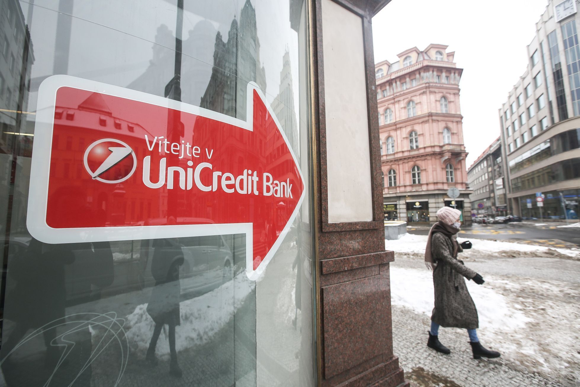 Ilustrační Foto - Unicredit Bank, Unicreditbank, Banka, Bankovnictví ...