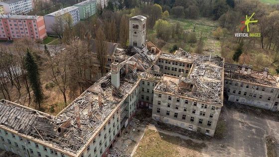 Fotoblog: Svatostánek, tělocvična pohraničníků, útočiště bezdomovců. A teď jde klášter k zemi