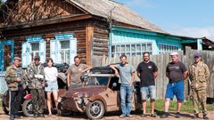 Nesmrtelní dědci Rusko Japonsko výprava velorexy