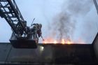 Požár domu v Jiříkově připravil o bydlení tři desítky lidí