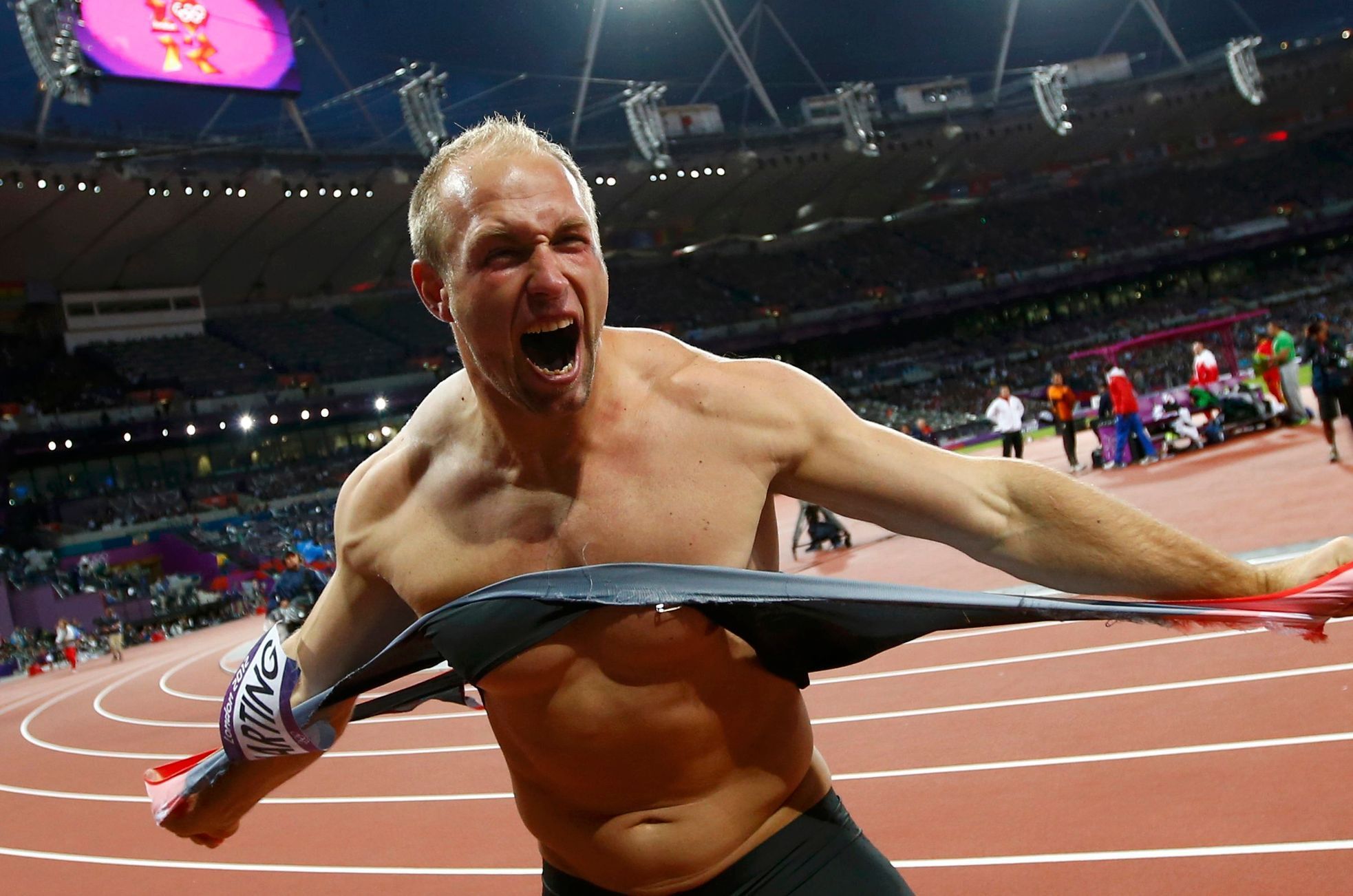 Robert Harting slaví olympijské zlato v disku