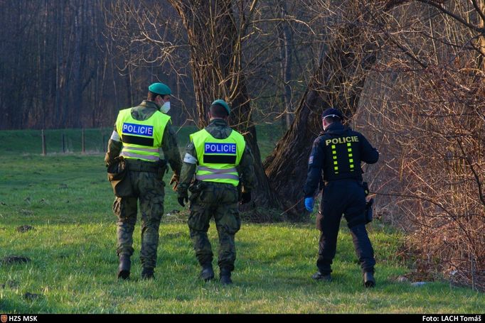 Akce záchranářů, policistů a hasičů, kteří pátrali po mladíkovi.