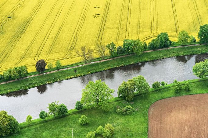 Labe z výšky: letecké fotografie od Mělníka po Pradubice