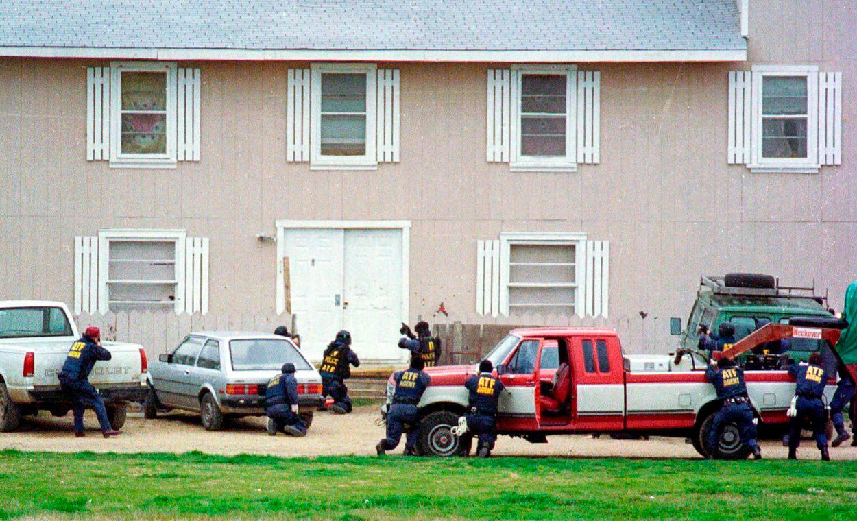 Davidiáni, Waco, Texas, David Koresh, obléhání, masakr, Zahraničí, sekta, USA