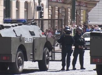 Anarchisté se střetli s neonacisty