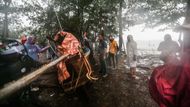 Vrcholící turistickou sezonu v Thajsku narušilo tento týden varování meteorologů, že se k jižnímu pobřeží blíží tropická bouře Pabuk.