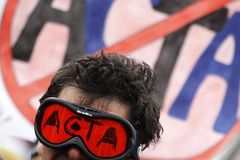 ACTA je v Unii konec, europarlament ji smetl ze stolu