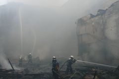 Kladno je bez proudu, hasiči vyprošťují lidi z výtahů