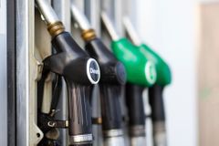 Kde prodávali špatný benzin a naftu? Nový přehled pokut od ČOI