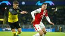 Thorgan Hazard a Jan Bořil v zápase LM Borussia Dortmund - Slavia