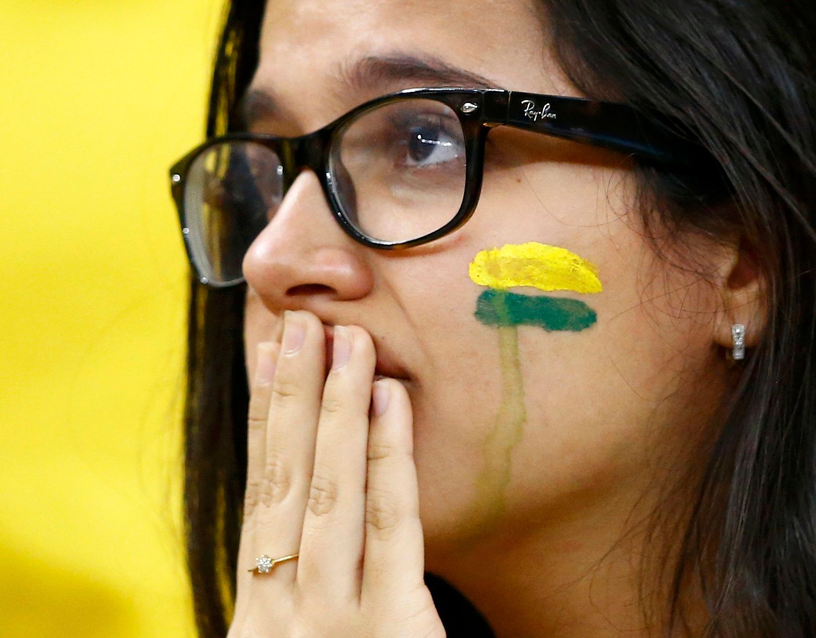 MS 2014, Brazílie-Nizozemsko: smutná brazilská fanynka