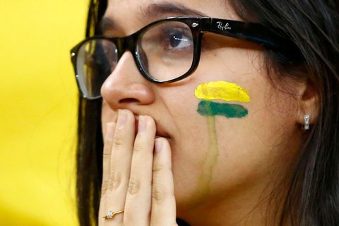 MS 2014, Brazílie-Nizozemsko: smutná brazilská fanynka