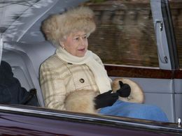 Konec pravých kožešin. Oblečení z nich odmítá nosit už i britská královna Alžběta
