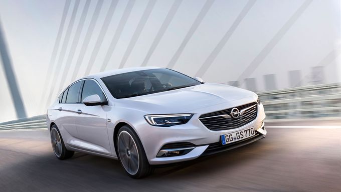 Podívejte se na oficiální fotografie nového Opelu Insignia. Má nové tvary a výrazně zhubl