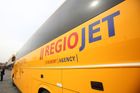 RegioJet omezuje linky mezi Prahou a Hradcem, přidá ale spoje do Náchoda
