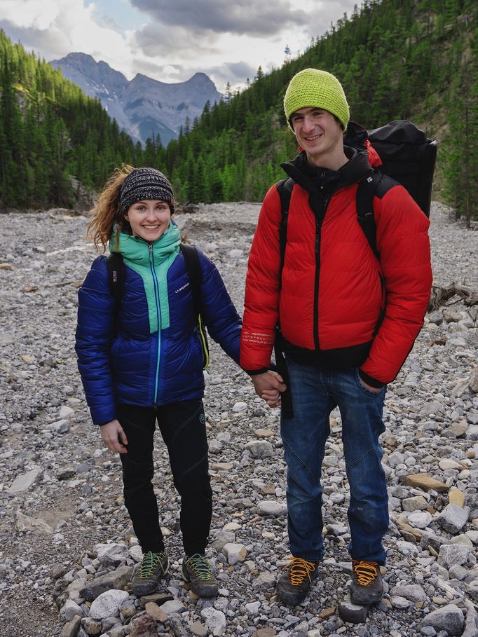 Adam Ondra a přítelkyně Iva Vejmolová v Kanadě