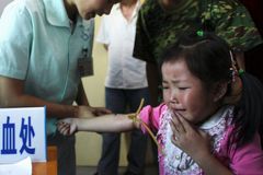 Další otravy olovem v Číně. Onemocnělo již 2000 dětí