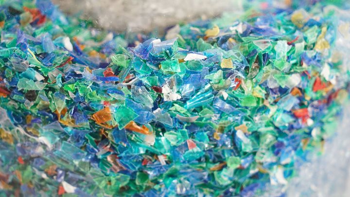 V Labi a Vltavě jsou mikroplasty. Devět z deseti vzorků obsahovalo vlákna nebo úlomky