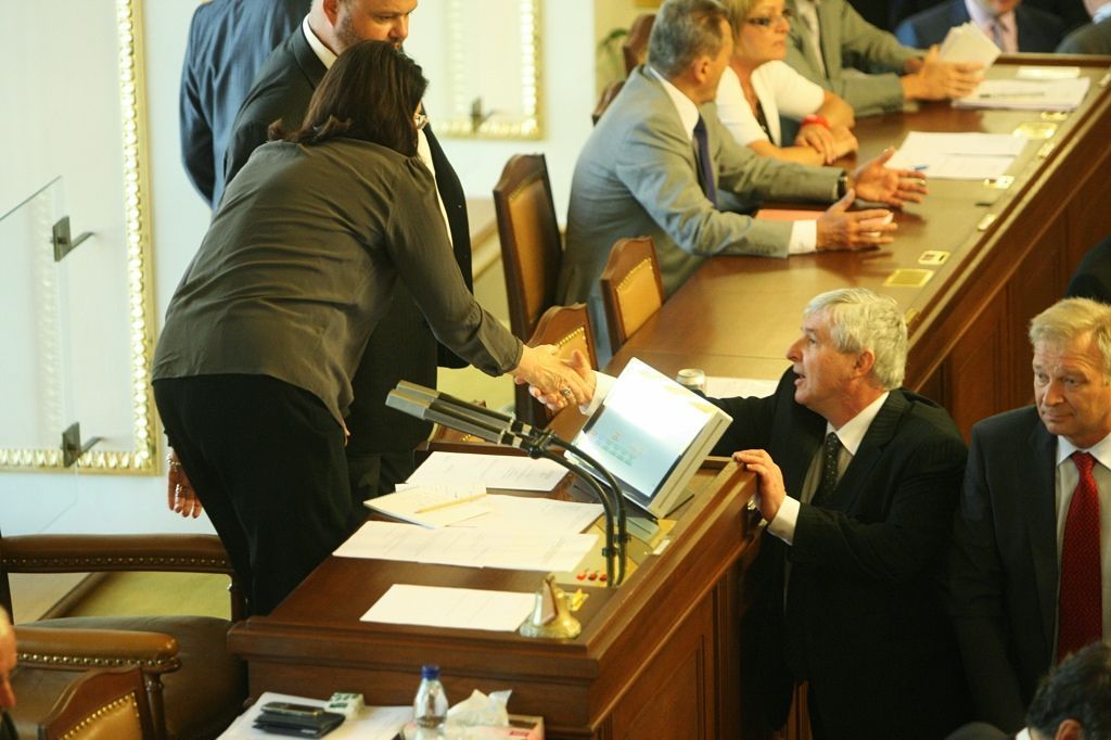 Jednání o rozpuštění sněmovny