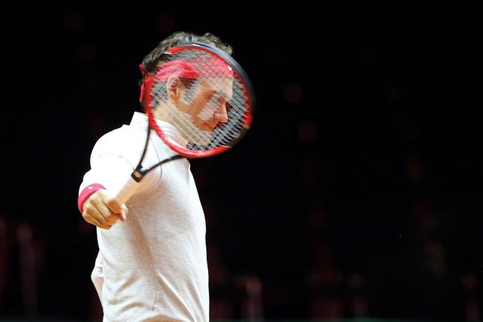 Roger Federer při tréninku švýcarské daviscupové reprezentace.