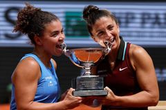 Erraniová získala na Roland Garros dvě trofeje, po mixu ovládla i ženský debl